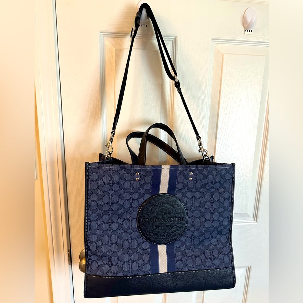 Dempsey Tote Bag 40 In Signature Jacquard With Stripe And Coach Patch